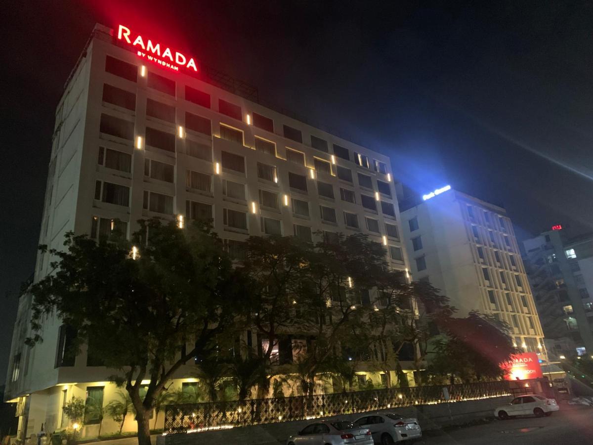 Hotel Ramada By Wyndham Jaipur North Exteriér fotografie