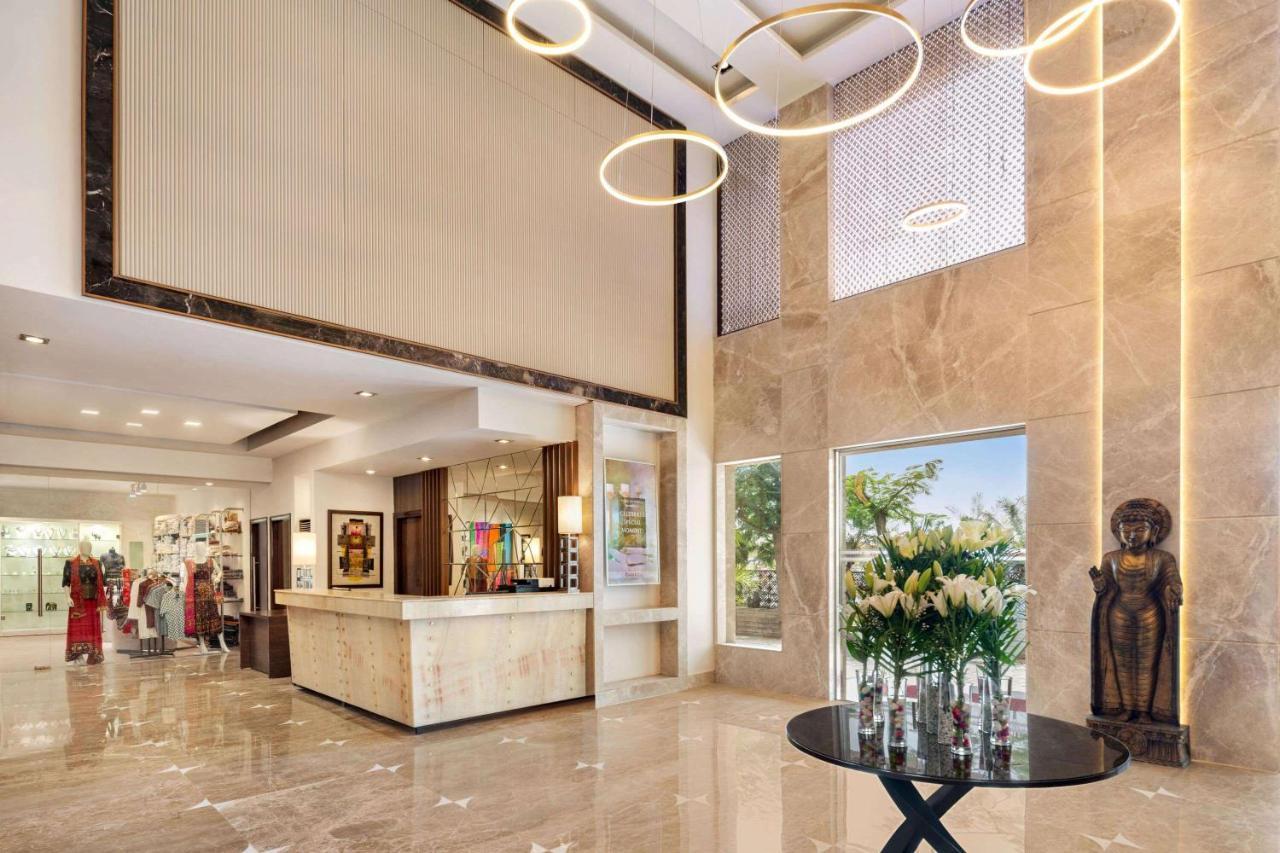 Hotel Ramada By Wyndham Jaipur North Exteriér fotografie