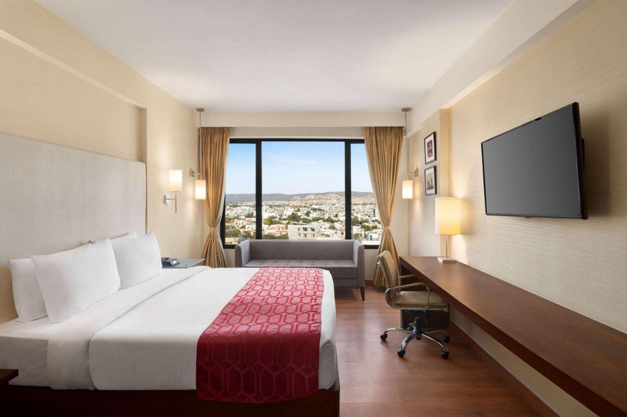 Hotel Ramada By Wyndham Jaipur North Exteriér fotografie