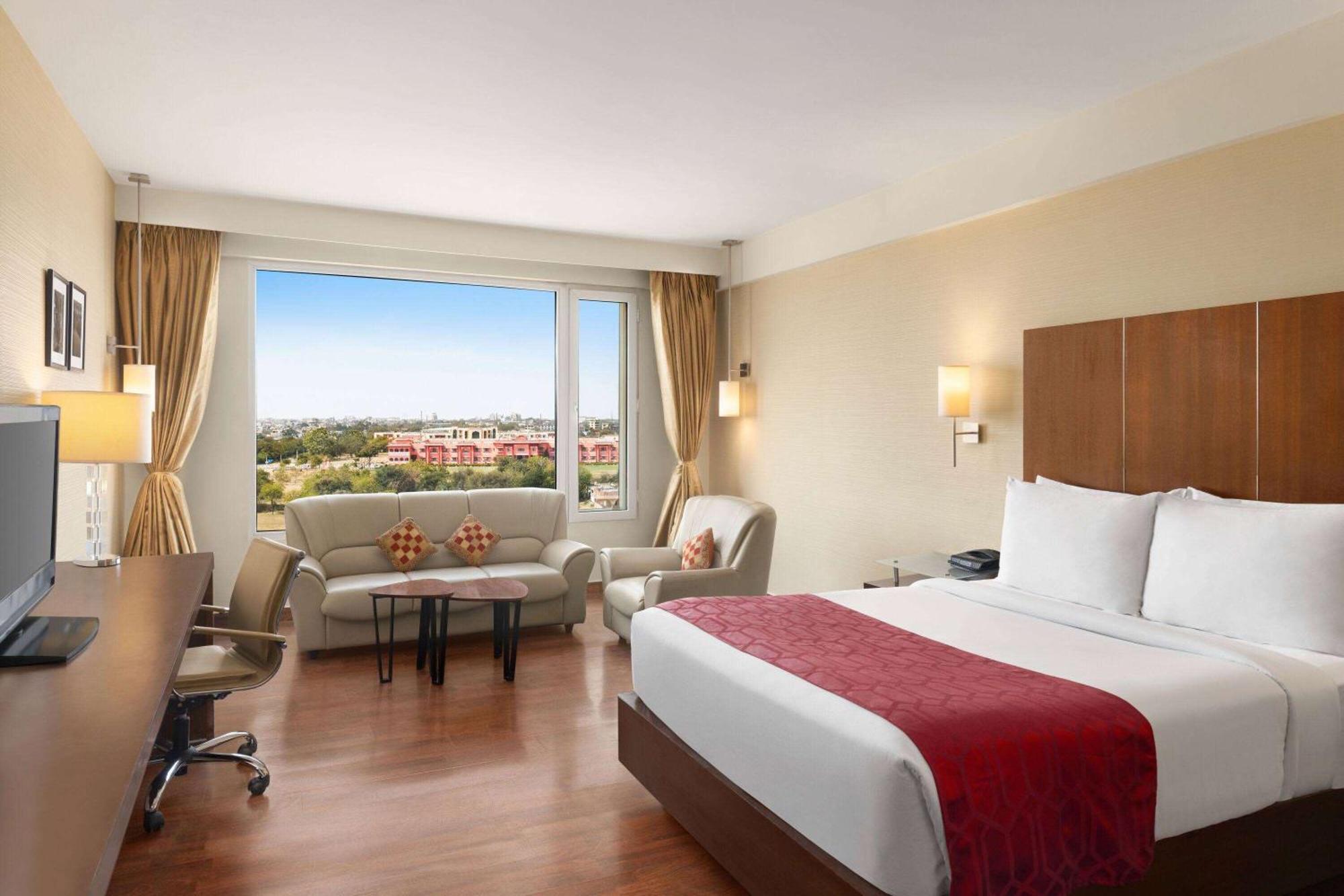 Hotel Ramada By Wyndham Jaipur North Exteriér fotografie